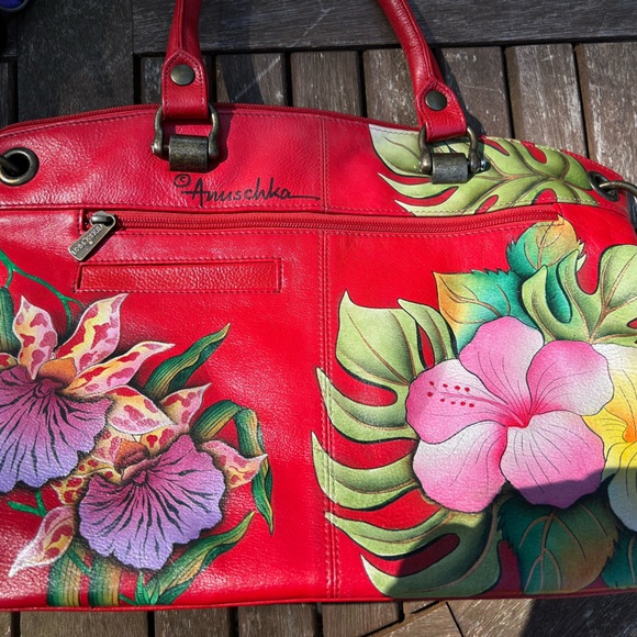 I have 5 Anushku pocketbooks for 75 dollars a piece - Picture 2 of 10